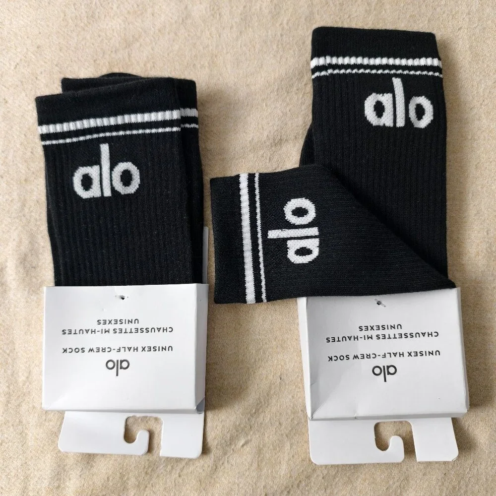 🧢Alo Yoga Socks 2 Pairs - Picture 1 of 3